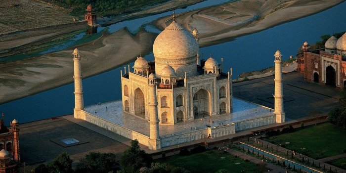 1366x768 Ancient: Magnificient Taj Mahal Uttar Pradesh Inde Marvel Divine