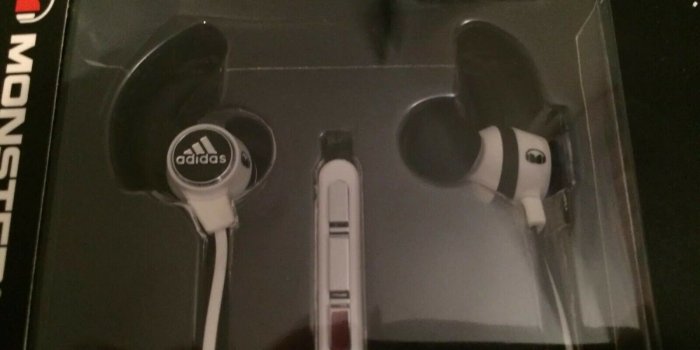 1600x1200 Monster 137023 Adidas Sport Supernova Earbud Headphones
