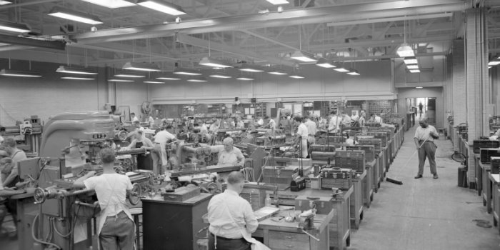 800x600 Machine Shop - Desktop Wallpaper