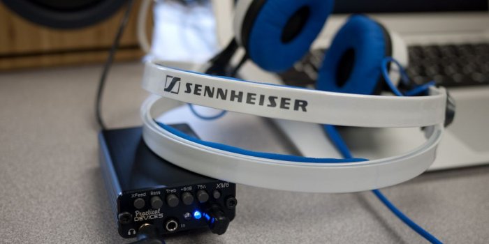 1024x768 Custom-colored Sennheiser HD 25-1 II adidas (a lot of big photos