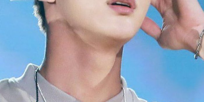 736x1200 Jin Wallpaper Jin Lockscreen Seokjin Jin Bts Kpop Bts - Jin Bts Free