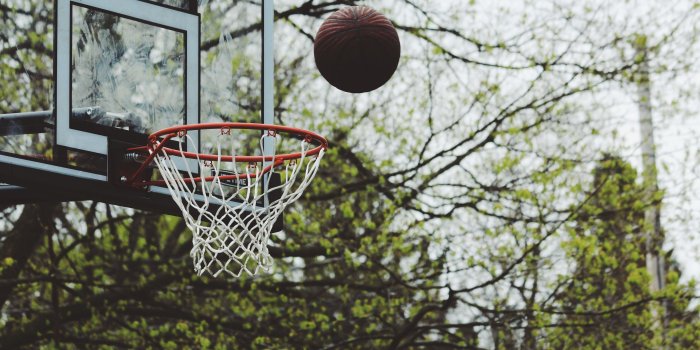 3840x2400 Download wallpaper 3840x2400 basketball, ring, ball, throw 4k ultra