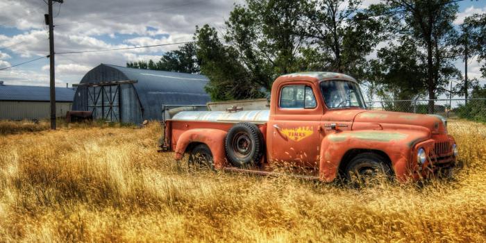 2560x1600 Old Trucks Wallpapers