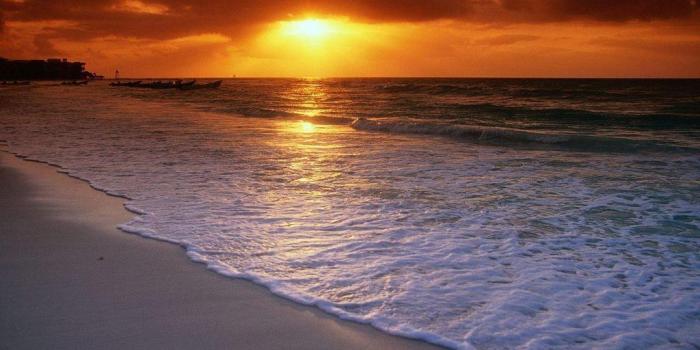 1024x768 Sunrise Beach Wallpapers