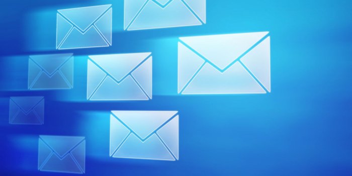 1600x1200 Sending E-mail Wallpaper - HD Wallpapers