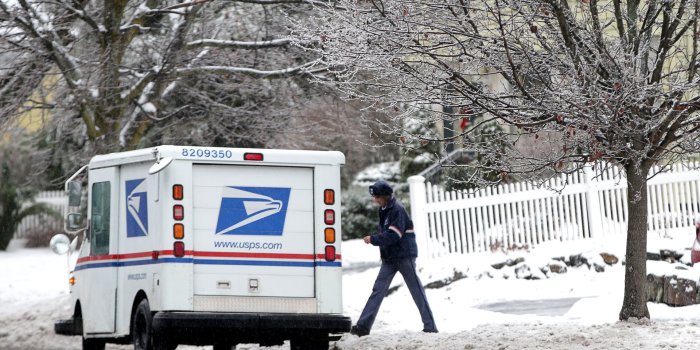 1920x1080 Trump designates task force to evaluate USPS finances - Axios