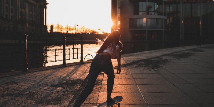 3840x2160 Skate Girl Wallpaper Hd Free Wallpaper & Backgrounds - Larutadelsorigens