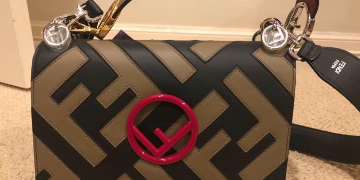 1600x1200 Fendi Kan I F Logo Leather Shoulder Bag Brown Pattern