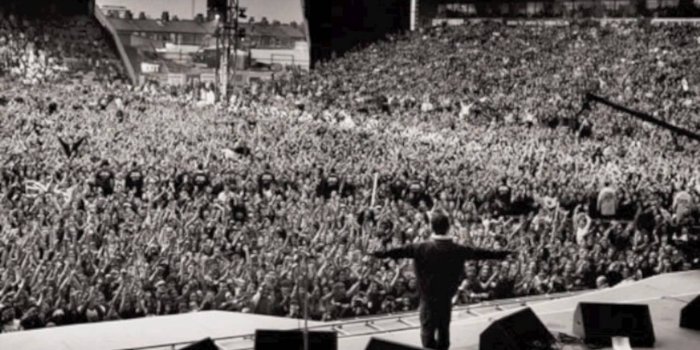 1280x720 OASIS Half The World Away LIVE IN LONDON