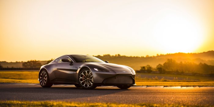 4096x2304 2018 Aston Martin Vantage 4K 2 Wallpaper | HD Car Wallpapers | ID #9155