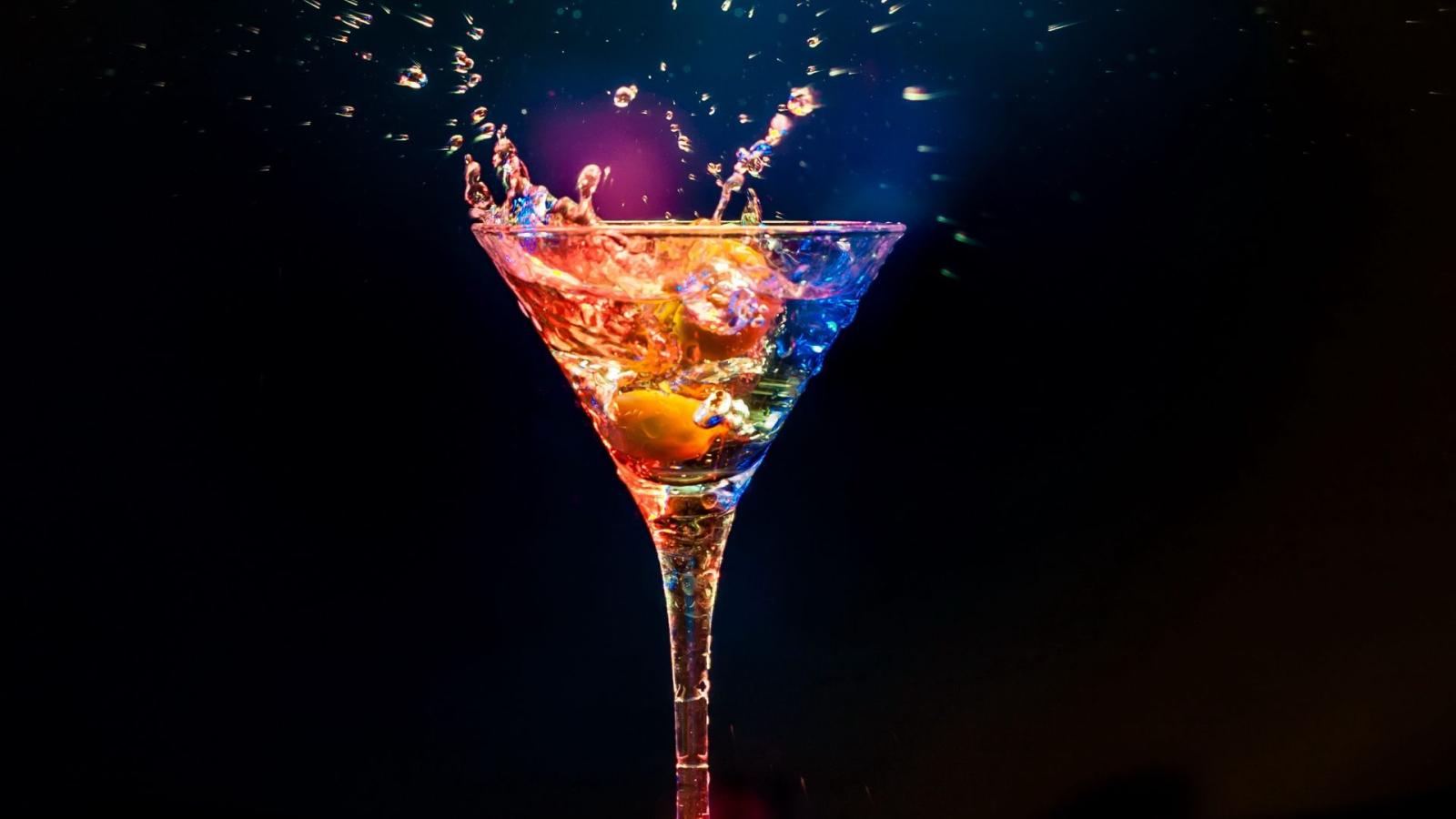 1920x1080 Drink Glass and Black Background Wallpaper - Wallpaper Stream