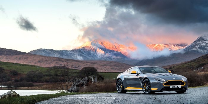 3840x2055 2635650 3840x2055 aston martin vantage gt8 4k computer desktop hd
