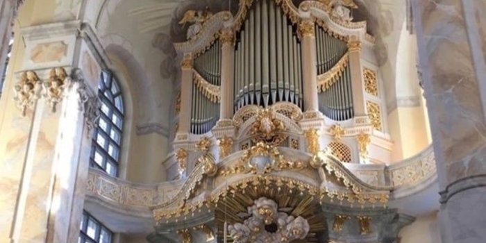 720x1280 Image about white in Wallpaper/Places by X on We Heart It