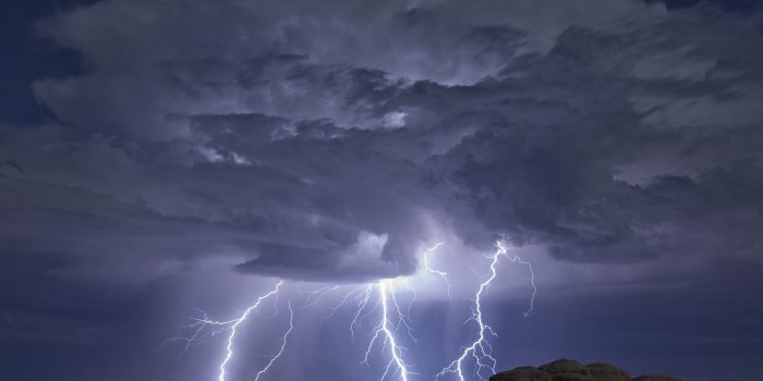 2048x2048 Lightning ❤ 4K HD Desktop Wallpaper for 4K Ultra HD TV • Wide