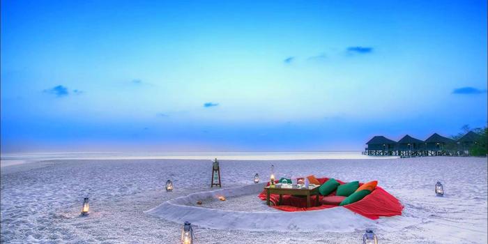 3000x1983 Romantic Sunset Picnic on Beach HD desktop wallpaper : Widescreen