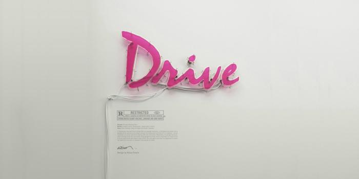 1920x1080 Drive Logo In Pink On White Background Wallpaper