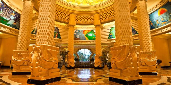 1600x1200 Atlantis Royal Towers Lobby - Desktop Wallpaper Photography Image