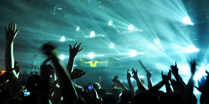 2500x1666 59+ Night Club Wallpapers on WallpaperPlay