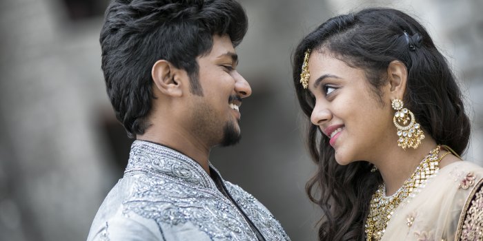 5040x3360 A young Indian couple married for love. Then the bride's father