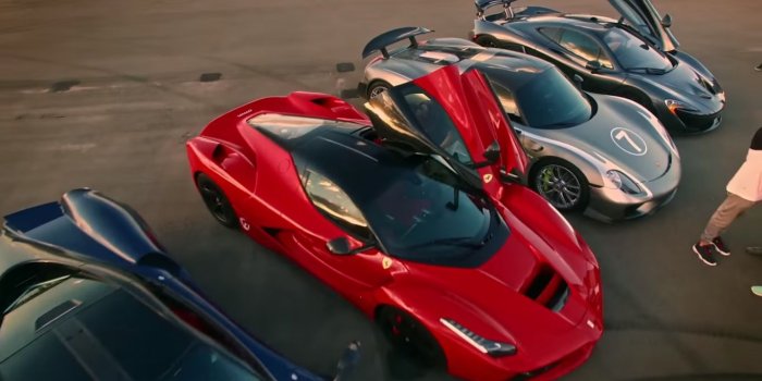 1366x768 Ferrari LaFerrari Vs. McLaren P1 Vs. Bugatti Veyron Vs. Porsche 918