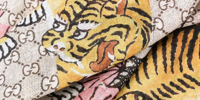 1000x1334 gucci bolsos baratas, Gucci Fular Estampado Bengal 5465 Mujer
