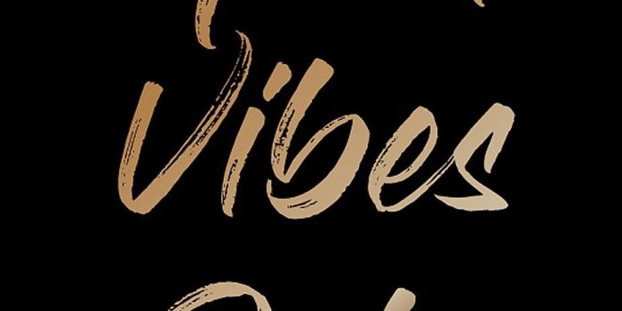 925x1429 Good Vibes Only' Textual Art on Wood in 2019 | iphone wallpapers