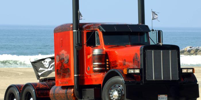 2048x1536 Cool Truck Wallpapers