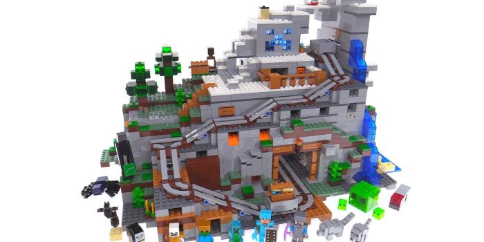 1600x900 LEGO Minecraft The Mountain Cave build & review videos 21137