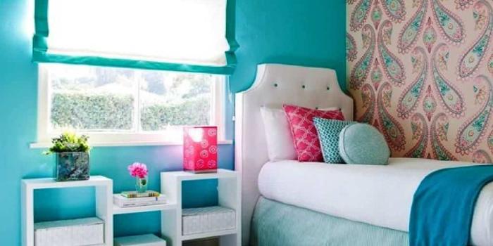 1024x768 Small Teenage Girl Bedroom Decorated With Paisley Wallpaper And