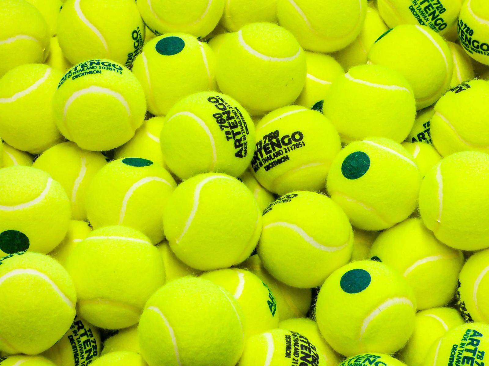 4608x3456 Download wallpaper 4608x3456 tennis, balls, sport, lime green
