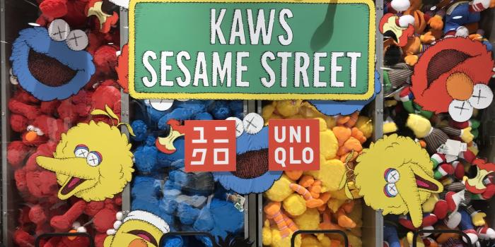 2048x1536 KAWS X Sesame Street Wallpapers