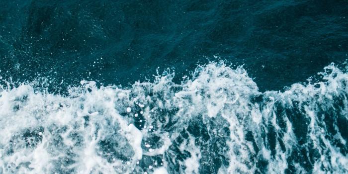 1366x768 Download wallpaper 1366x768 ocean, wave, surf, foam, spray tablet