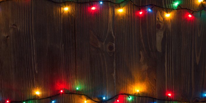 3840x2160 Wallpaper Colorful holiday lights, wood board 3840x2160 UHD 4K