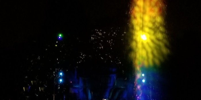 1024x768 Disneyland Fantasmic! Pictures – The Geek's Blog @ disneygeek.com