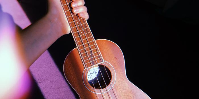 3024x4032 Wendy Juliana on Fotos goals | Tumblr photography, Guitar