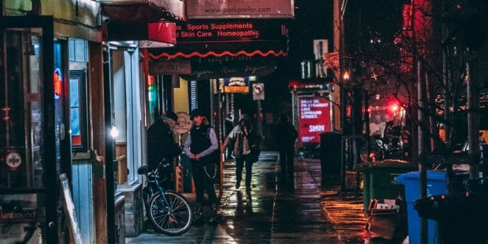 1000x1500 100+ Rainy Night Pictures | Download Free Images on Unsplash