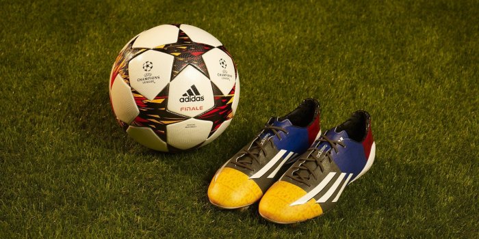 2560x1600 Related Wallpapers - 4k Ultra Football 4k (#132155) - HD Wallpaper