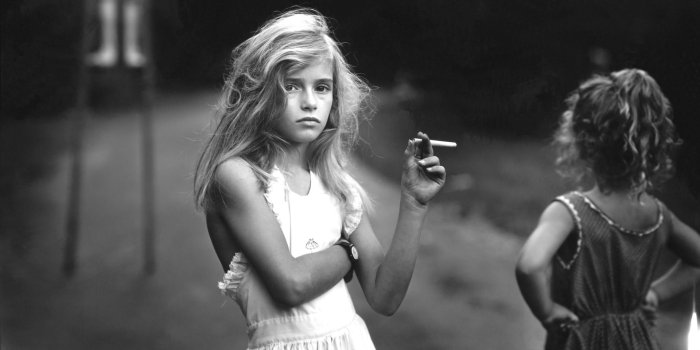 1920x1080 girls smoking – VapesFlavors – Vaping Supplies, E-Liquid, Electronic