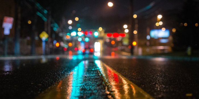 2560x1600 Road in the dark city Wallpaper #2542