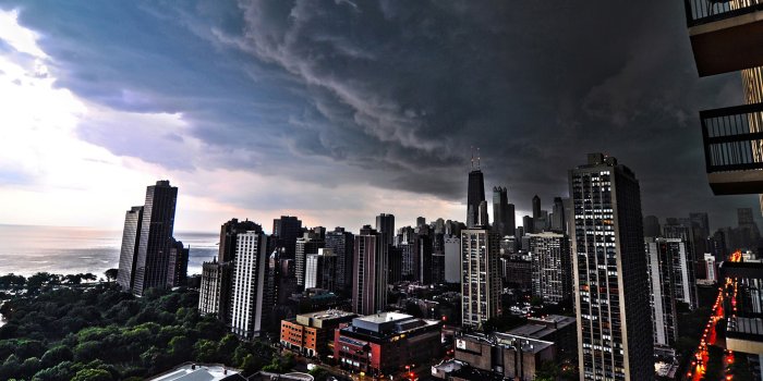 2560x1600 Dark City Storm Clouds Over Chicago Wallpapers Hd 2560x1440