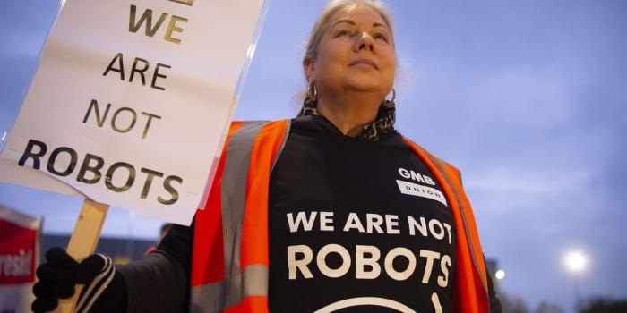 1200x800 Amazon warehouse workers in New York plan to unionize - Vox