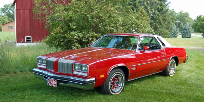 3008x2000 1976 Oldsmobile Cutlass Supreme wallpaper | 3008x2000 | 541448