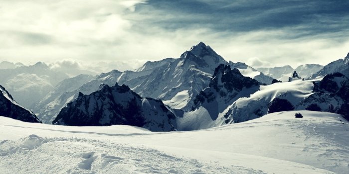 2560x1440 Hight Mountain Snow wallpaper