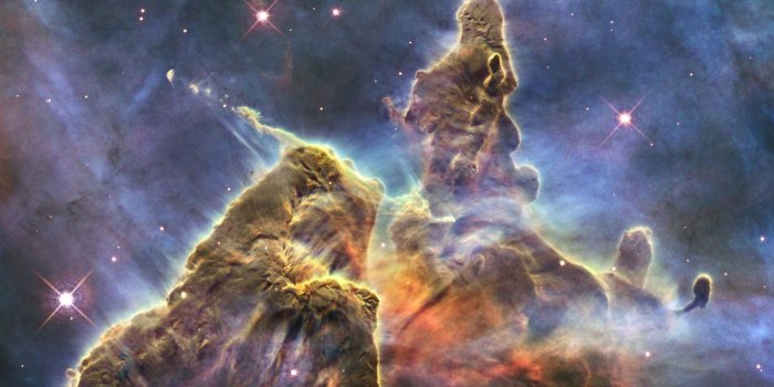 1600x1200 Space Images | Hubble Captures View of 'Mystic Mountain'