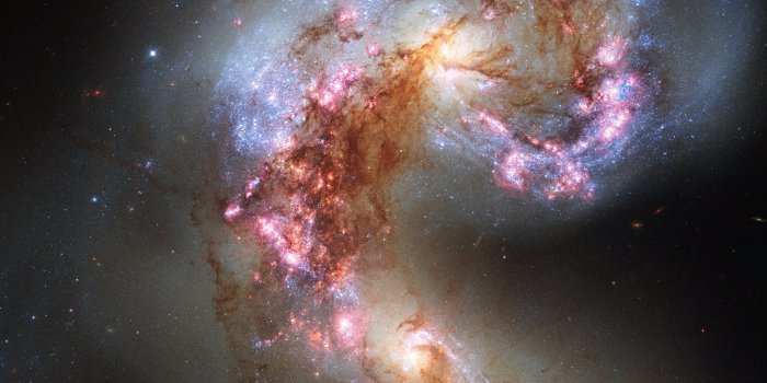 4240x4211 Wallpapers | ESA/Hubble