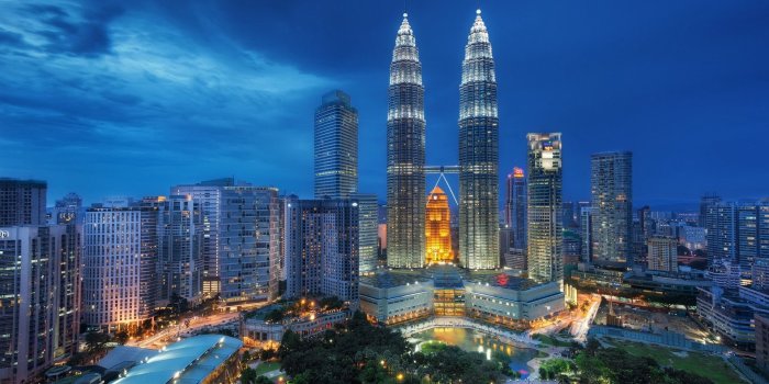 1920x1200 Singapore Night Petronas Twin Towers - Free Stock Photos, Images, HD