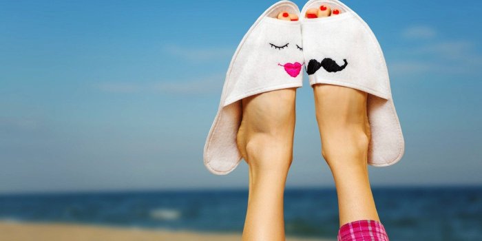 1920x1200 Kissing show very funny love wallpapers