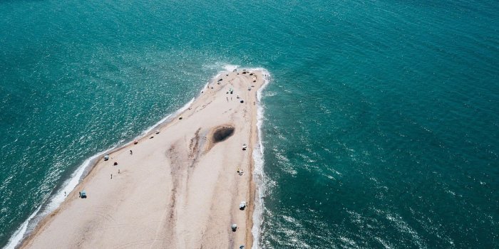 1280x1024 Download wallpaper 1280x1024 cape, beach, sea, water, sand standard