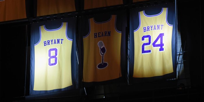 1920x1080 Staples Center earned $824,000 in Kobe Bryant merchandise.