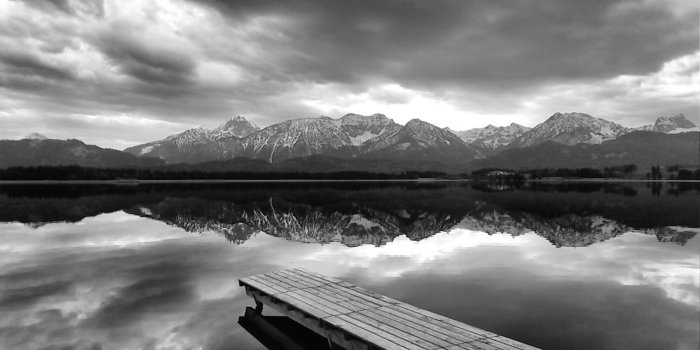 1984x1116 Gray Scale Photo of Body of Water · Free Stock Photo